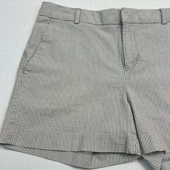 Banana Republic Size 6 Striped Gray Women's Shorts - Picture 2 of 6